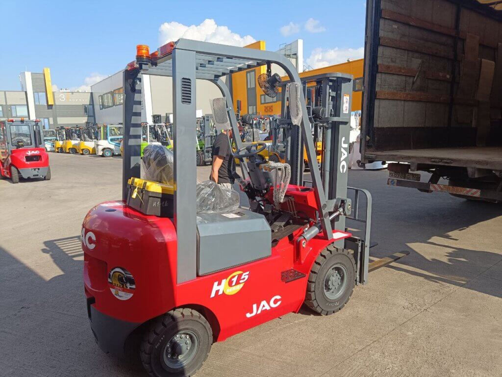 Бензиновый/газовый вилочный погрузчик JAC CPQD 15H Бензиновый/газовый вилочный погрузчик JAC CPQD 15H